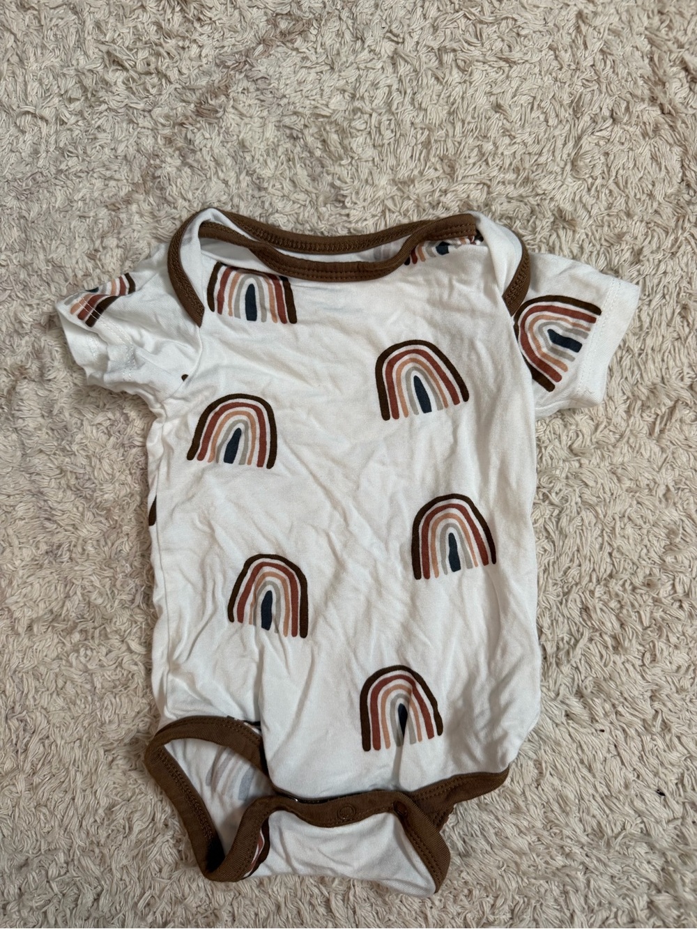 Kyte BABY White One-Piece Bodysuit with Brown Rainbow Print